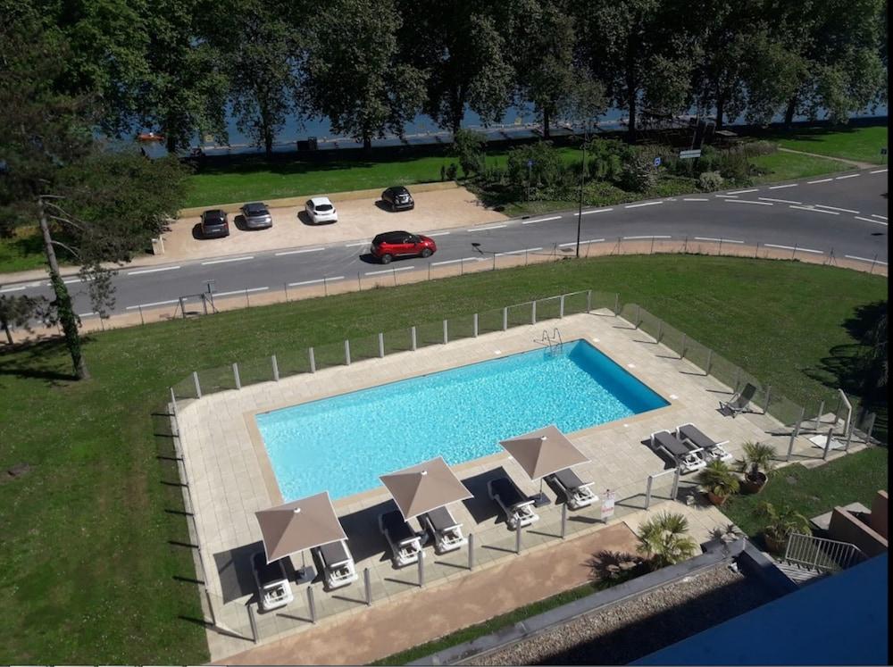 Hotel Mercure Bord De Saône