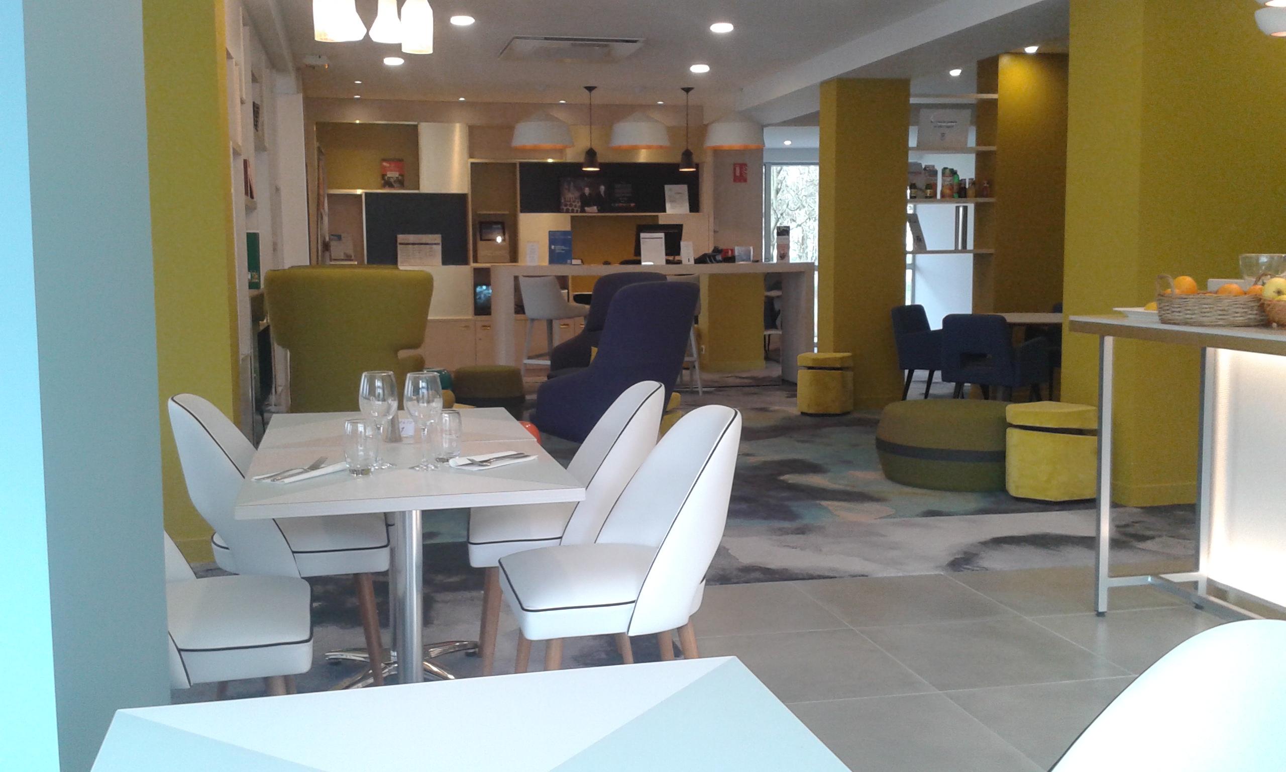 Mercure Bord De Saone Hotel 4*